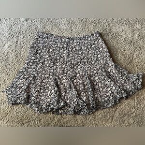 Vici Black and White Floral Skort//Size Medium
